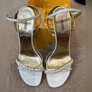 FENDI ivory sandal size 37.5